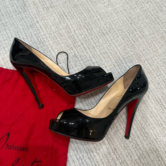 Christian Louboutin heels in GREAT condition. - Picture 2 of 4